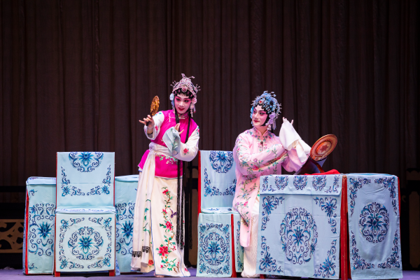 京韵律声，声声入耳；唱念做打，面面俱到——上海律师兰心...